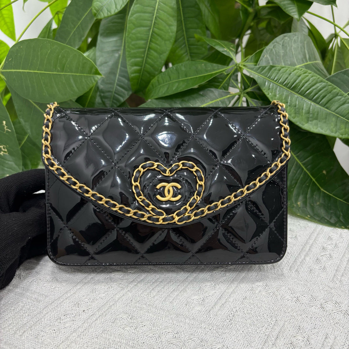 Chanel - 24A Wallet on Chain - Patent leather - Black - (small)