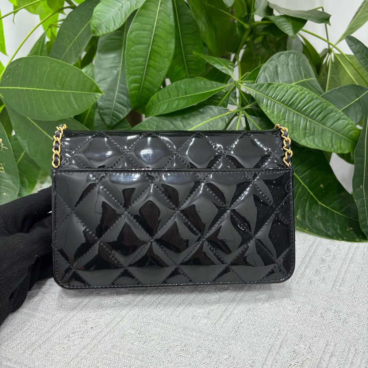 Chanel - 24A Wallet on Chain - Patent leather - Black - (small)