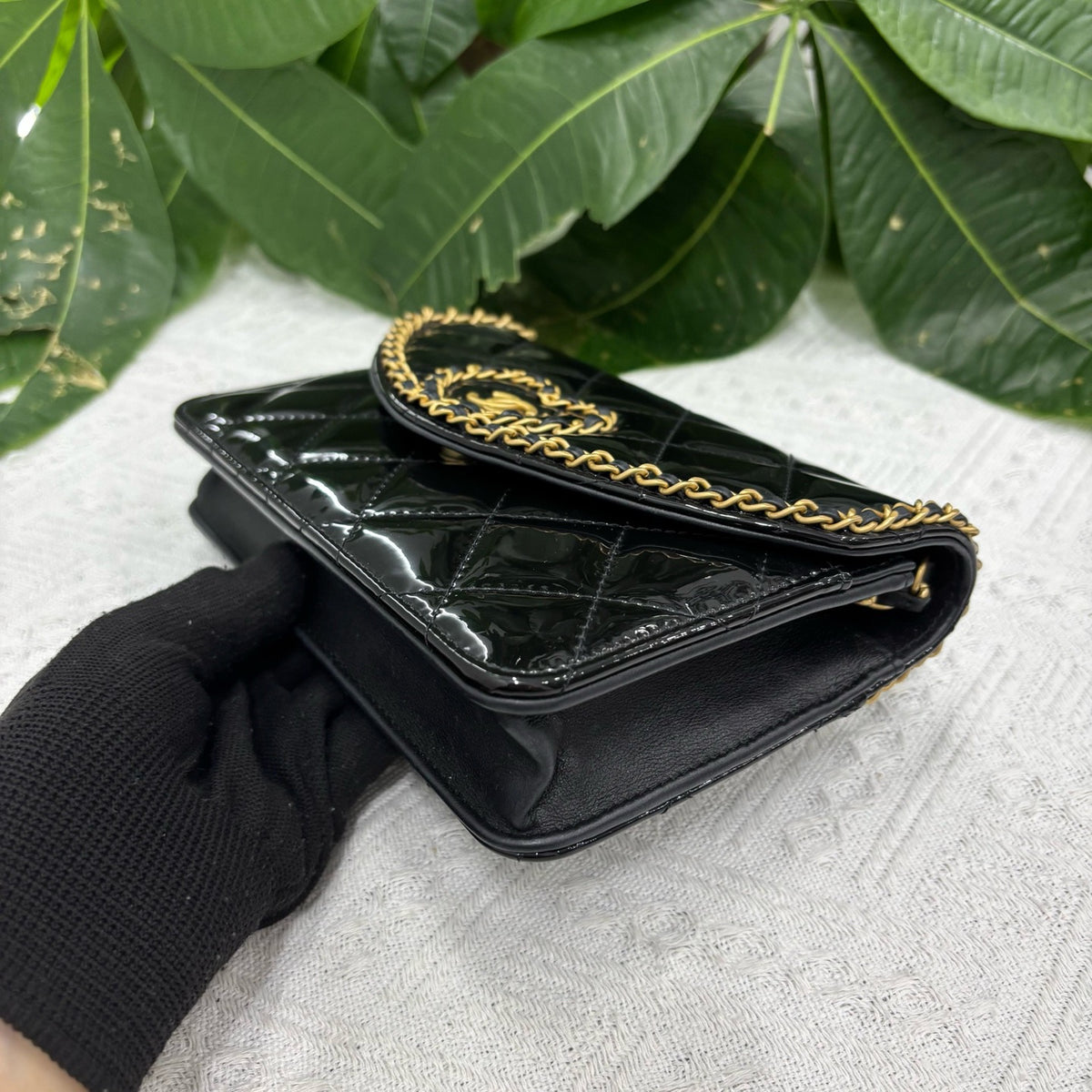 Chanel - 24A Wallet on Chain - Patent leather - Black - (small)