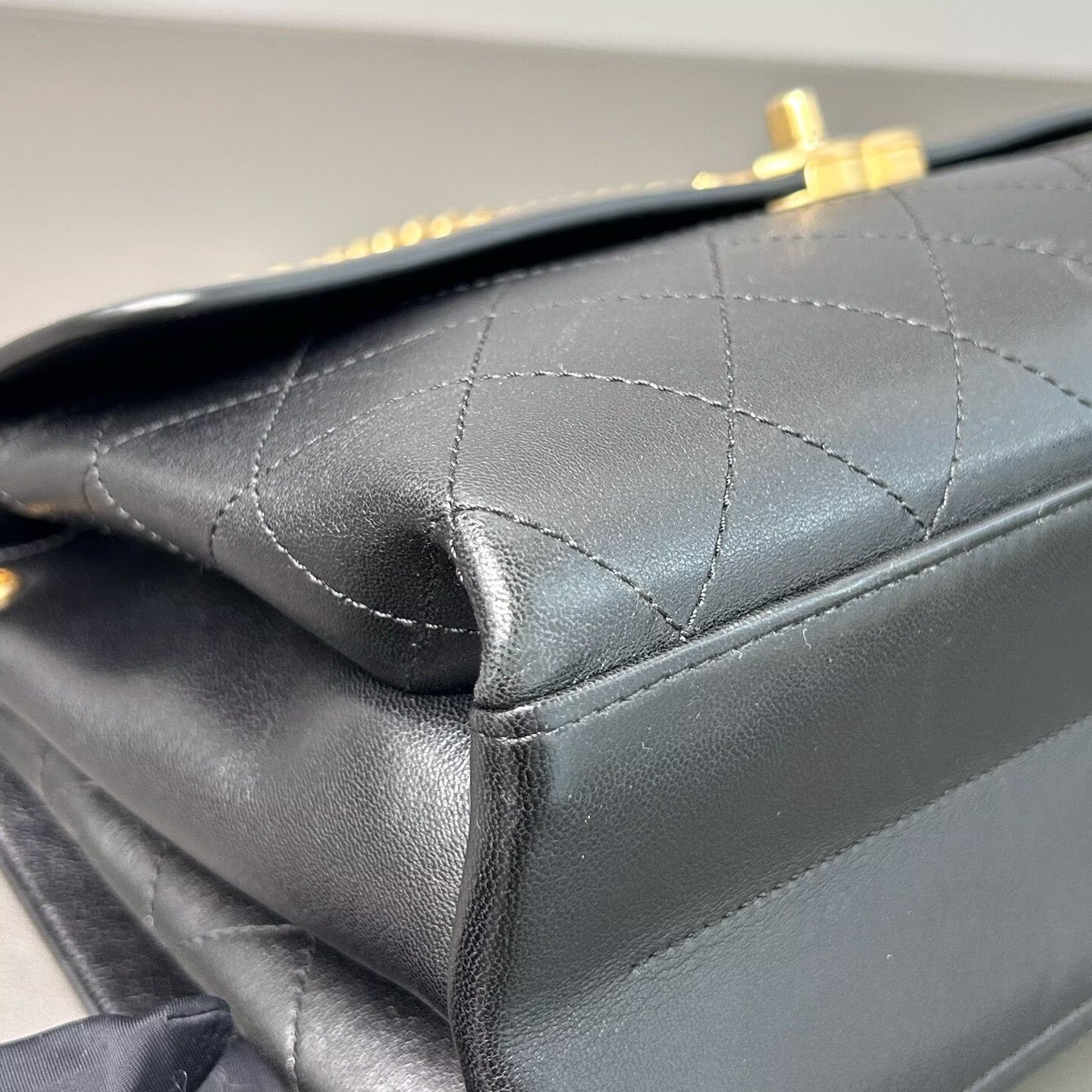 Chanel - 25 Opening Double-sided Messenger Bag - Lambskin leather - Black with Gold-Tone Hardware - (medium)