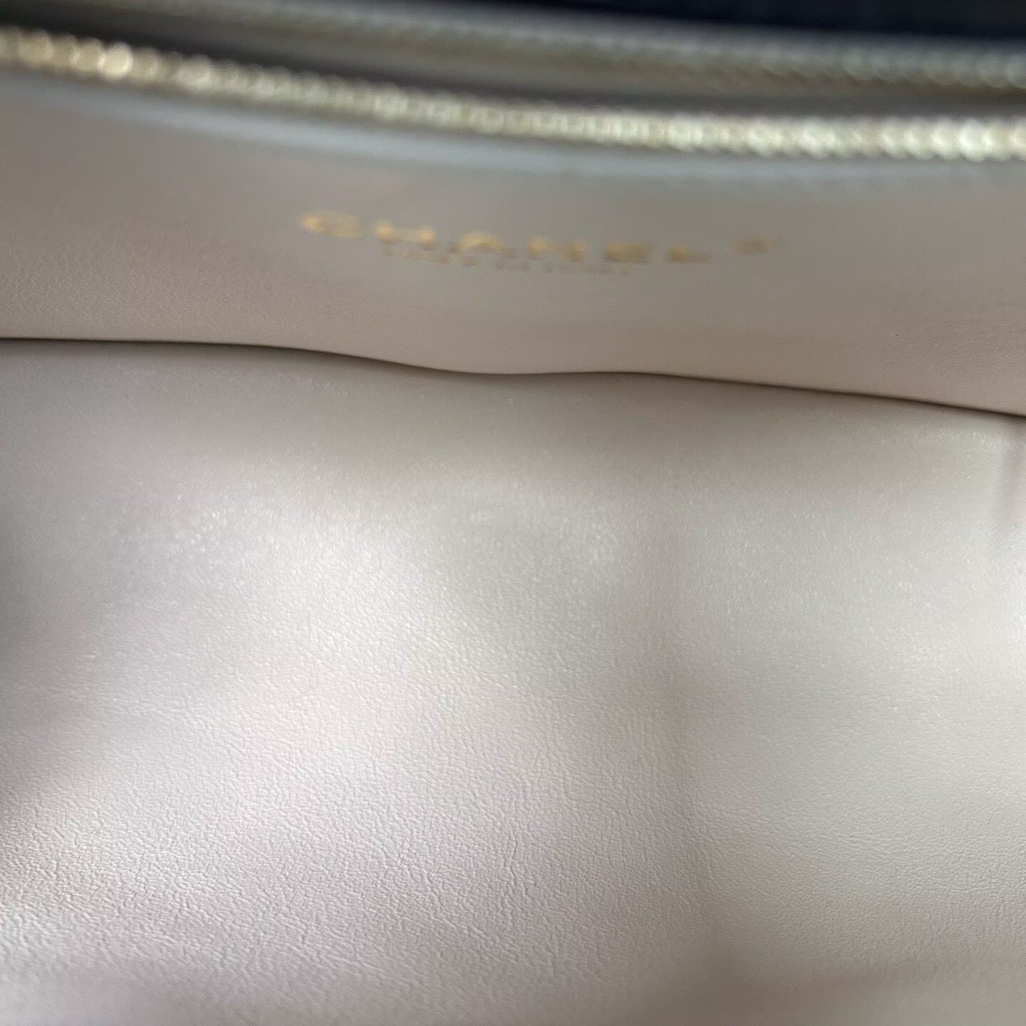 Chanel - 25 Opening Double-sided Messenger Bag - Lambskin leather - Black with Gold-Tone Hardware - (medium)