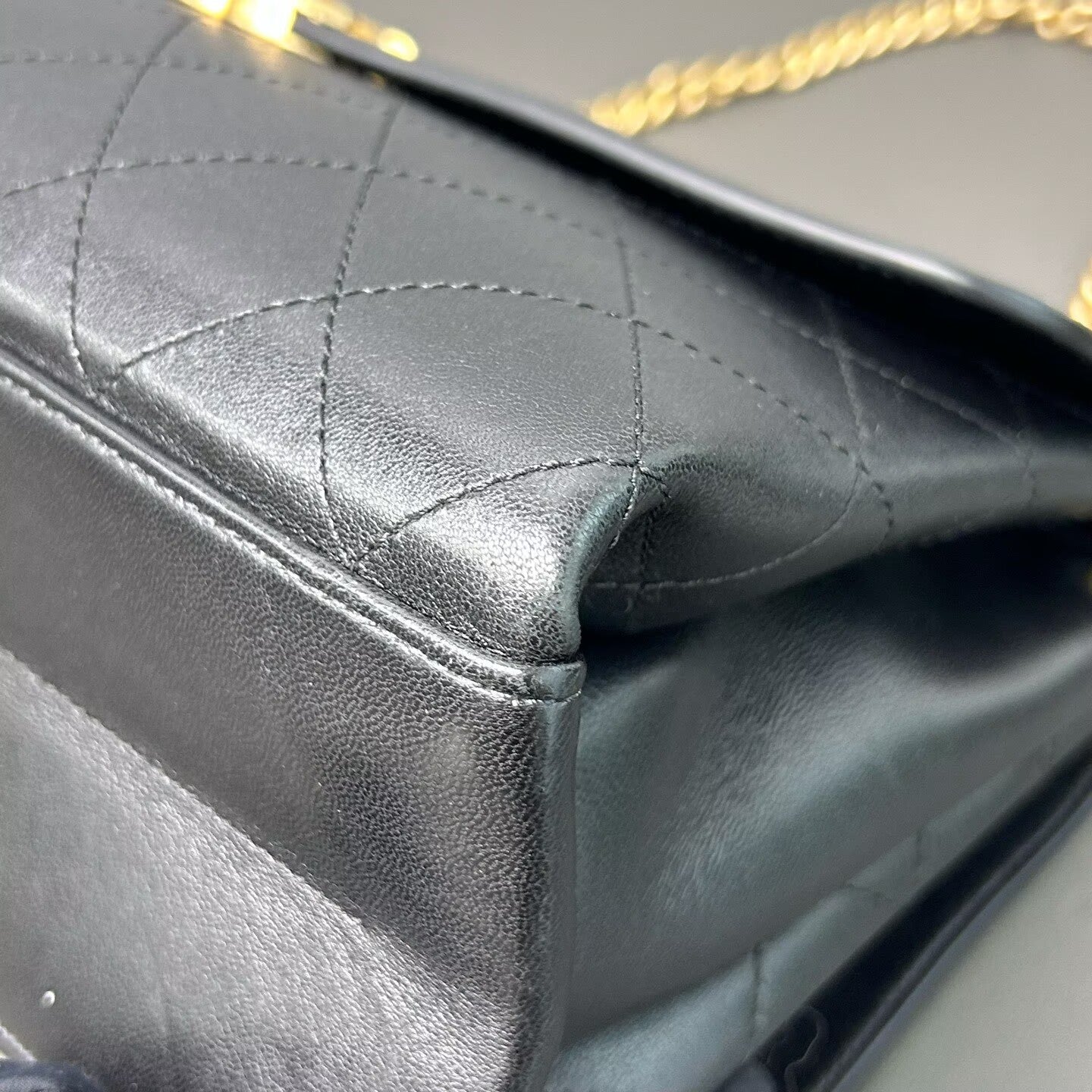Chanel - 25 Opening Double-sided Messenger Bag - Lambskin leather - Black with Gold-Tone Hardware - (medium)