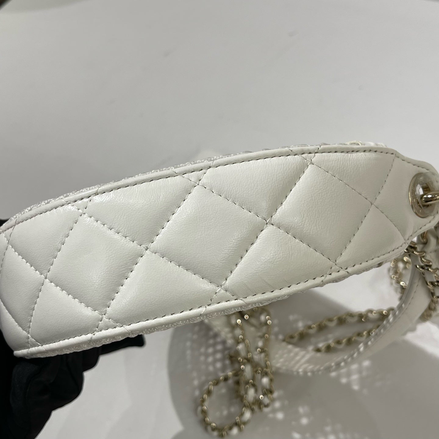 Chanel - 25S Mesh Hobo Bag with Quilted Pouch - Mesh and Leather - White - (mini)