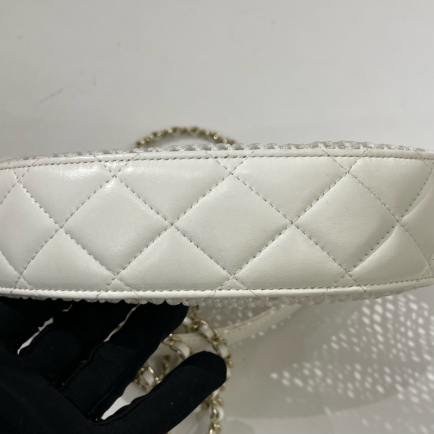 Chanel - 25S Mesh Hobo Bag with Quilted Pouch - Mesh and Leather - White - (mini)