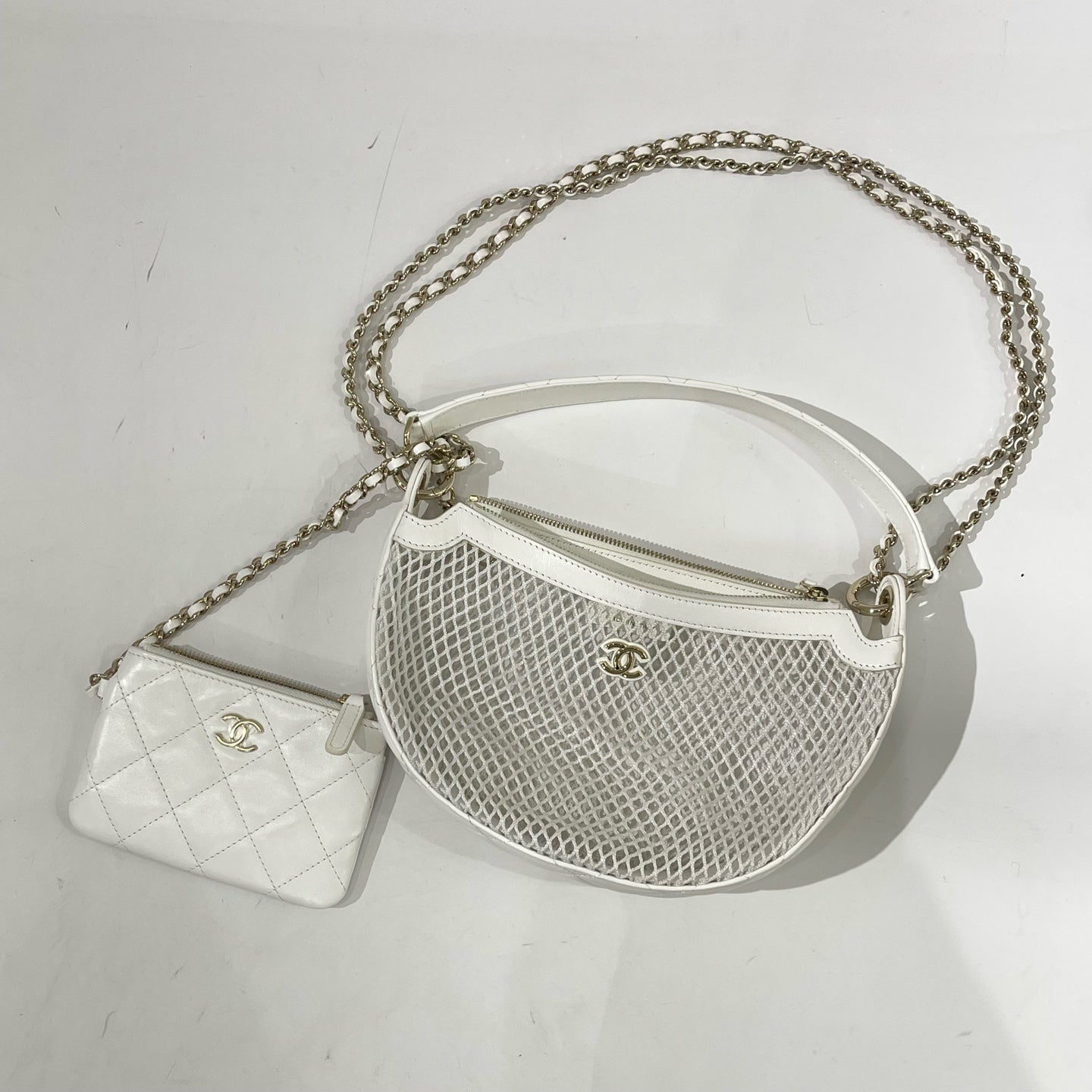 Chanel - 25S Mesh Hobo Bag with Quilted Pouch - Mesh and Leather - White - (mini)
