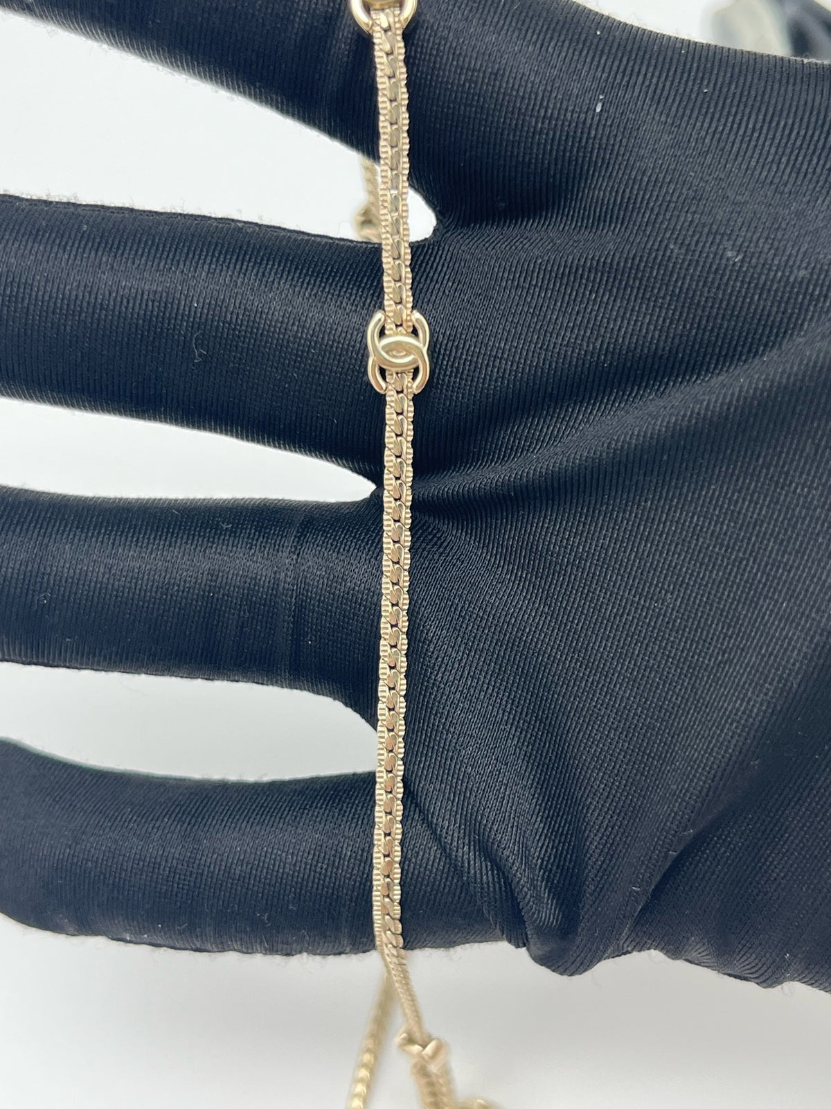 Chanel - 25V Seven-Flower Snake Chain Necklace - Gold-tone metal - Gold - (One size)