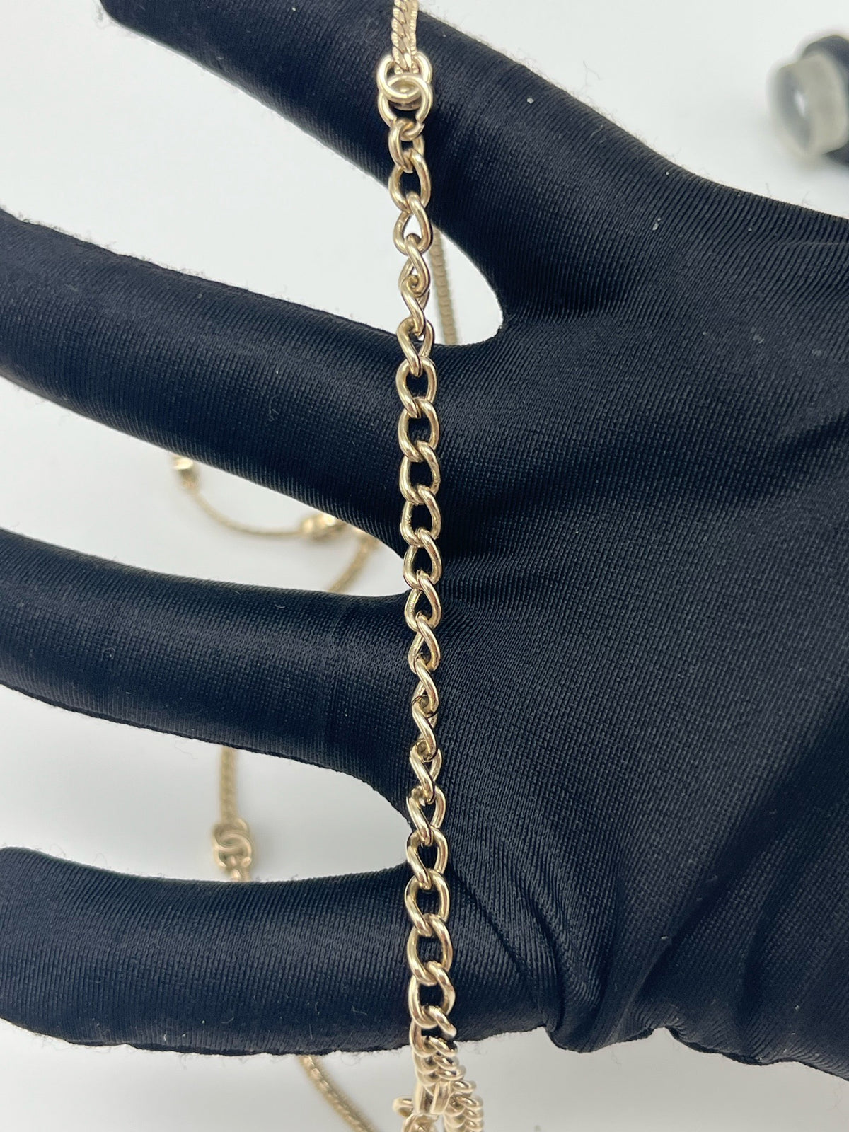 Chanel - 25V Seven-Flower Snake Chain Necklace - Gold-tone metal - Gold - (One size)