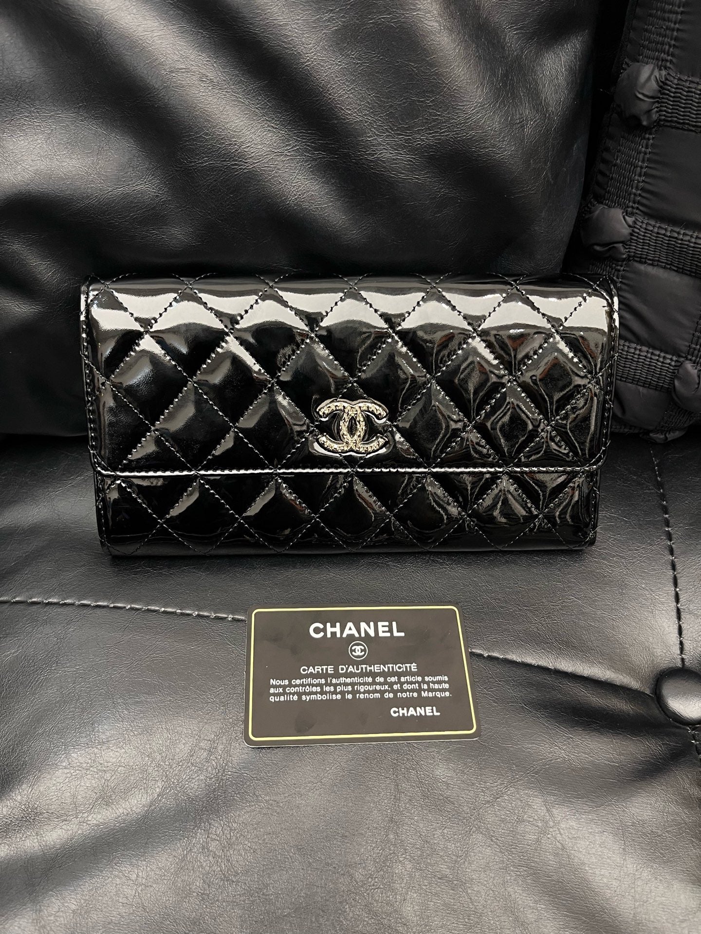 Chanel - 3 Fold Wallet - Patent leather - Black - (Other)