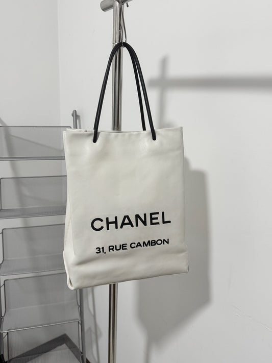 Chanel - 31 Rue Cambon Tote - Leather - White - (large)