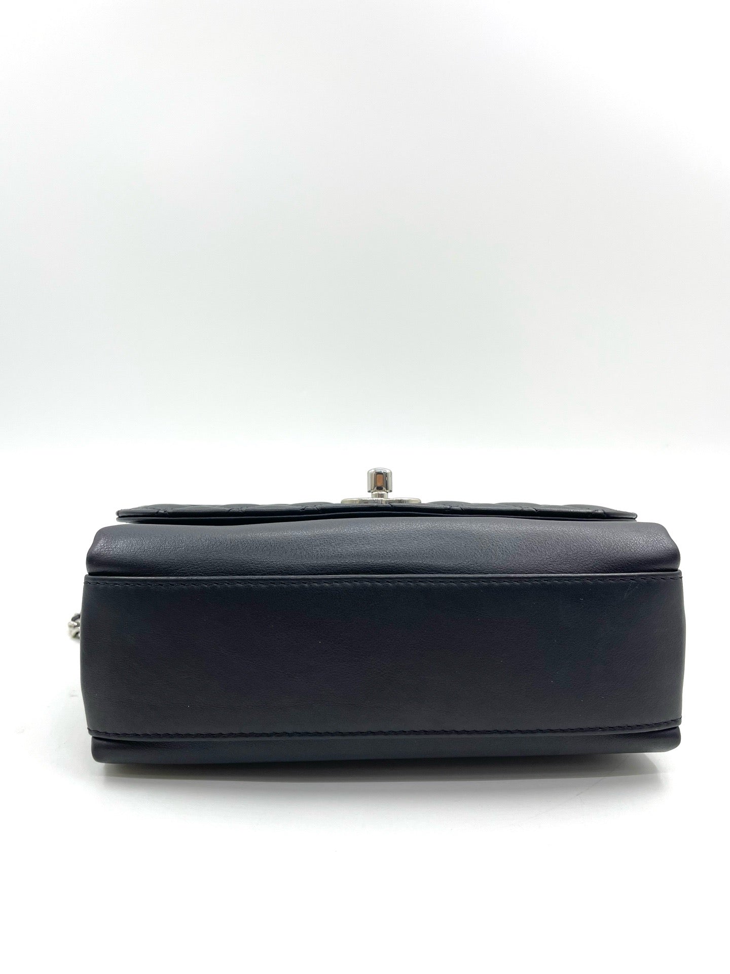 Chanel - Accordion Flap Bag - Leather - Black - (small)