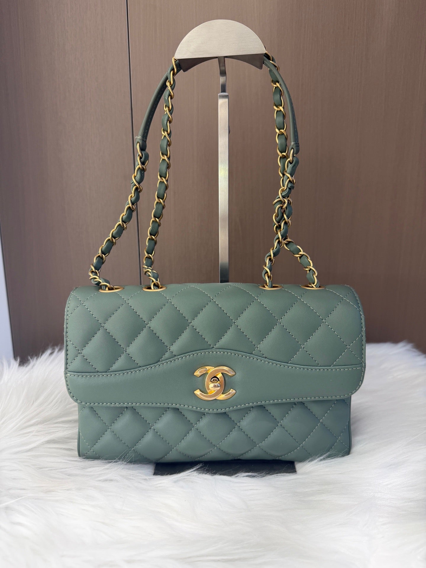 Chanel - Accordion Flap - Leather - Green - (medium)