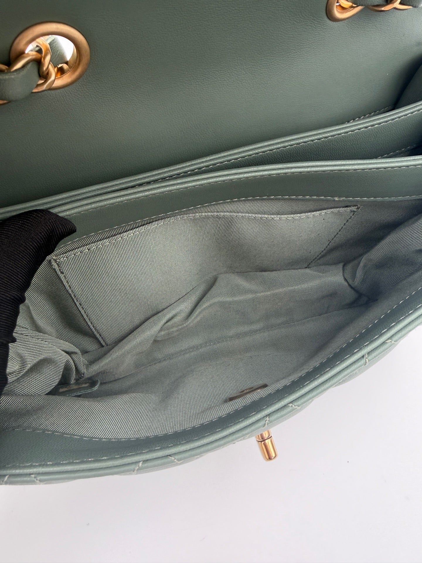 Chanel - Accordion Flap - Leather - Green - (medium)