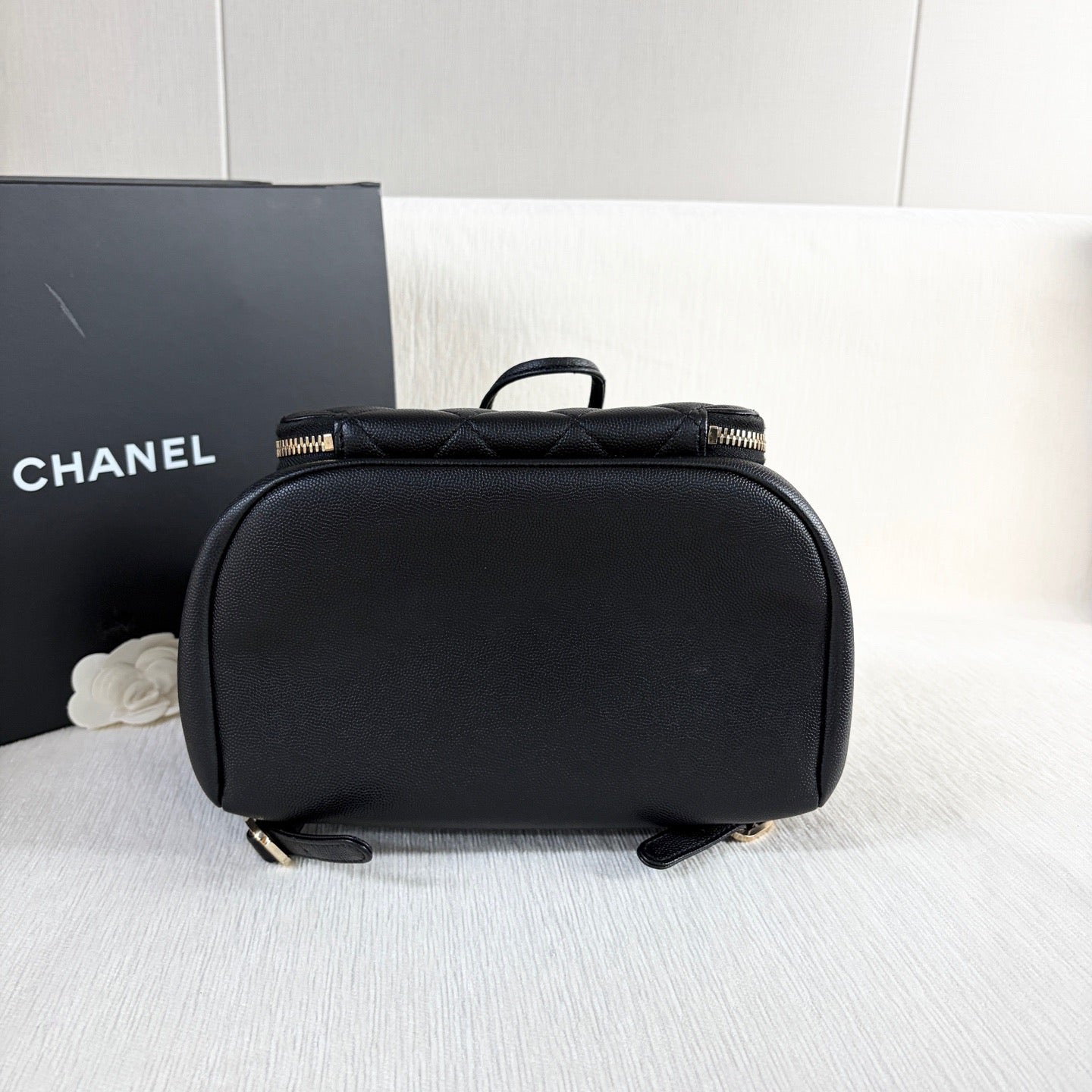 Chanel - Affinity - Leather - Black - (Medium)