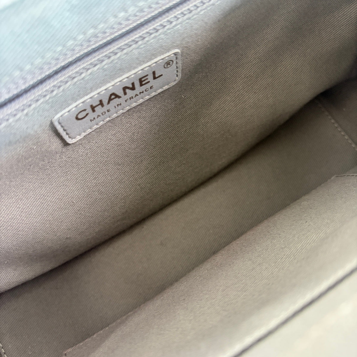 Chanel - Affinity - Leather - Grey - (medium)