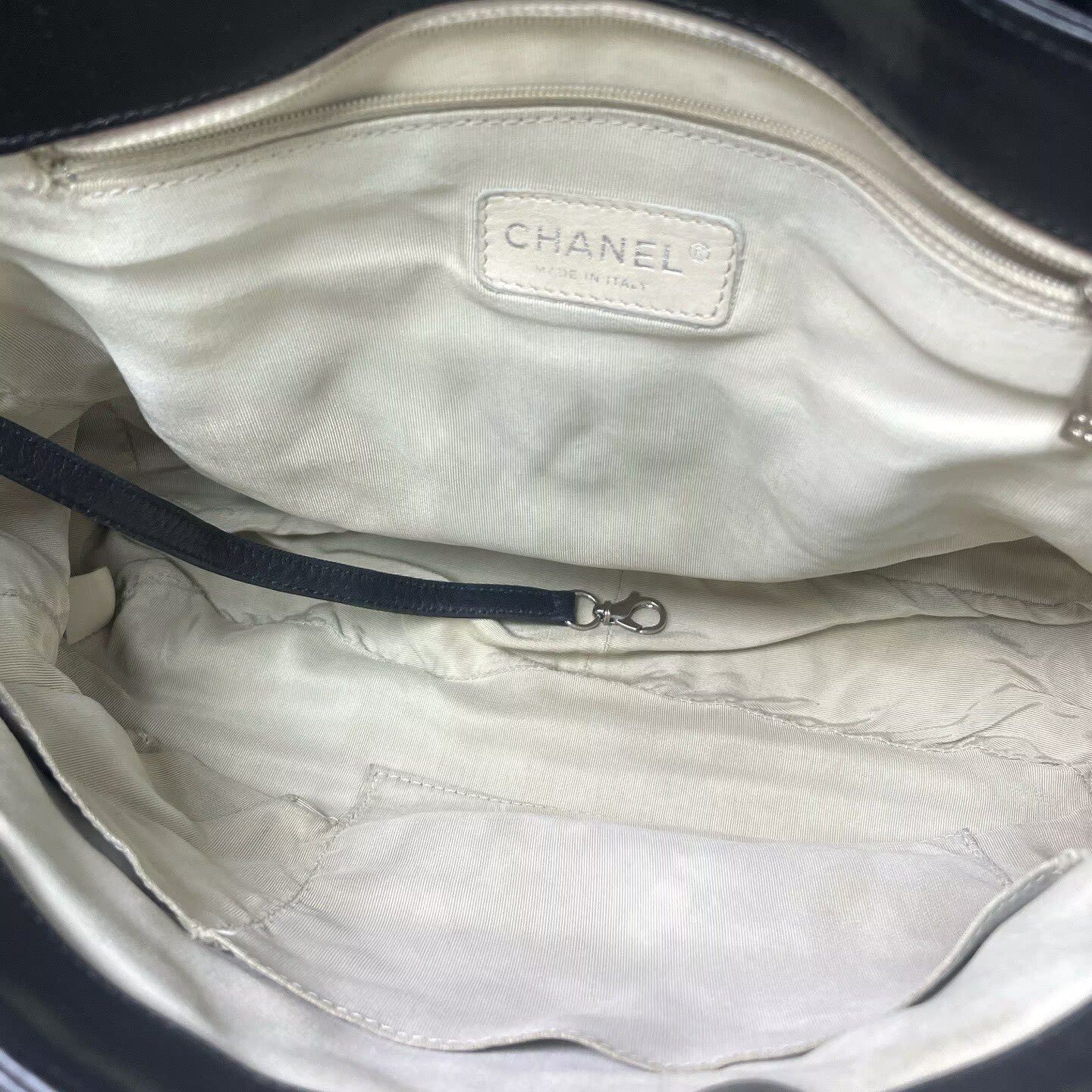 Chanel - Airport Bag - Calfskin leather - Black - (Large)