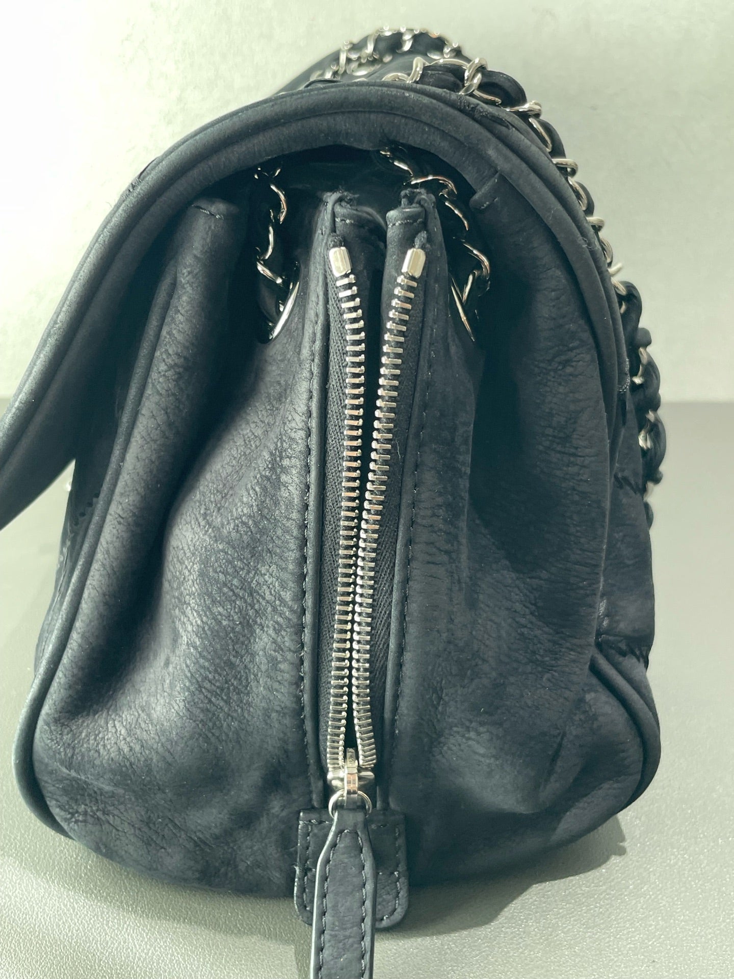 Chanel - Airport Tote - Suede leather - Black - (medium)