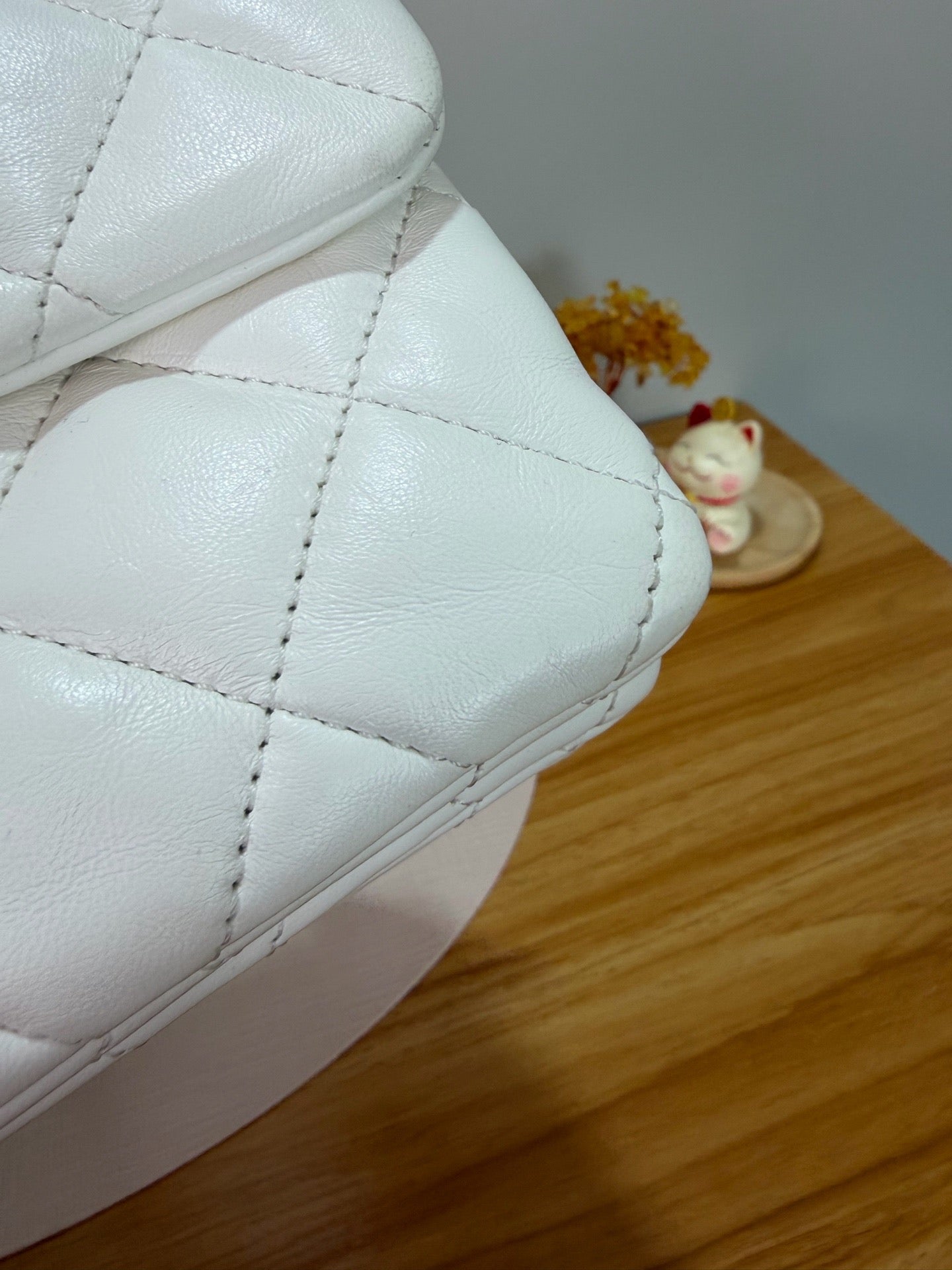 Chanel - AS3609 - Leather - White - (medium)