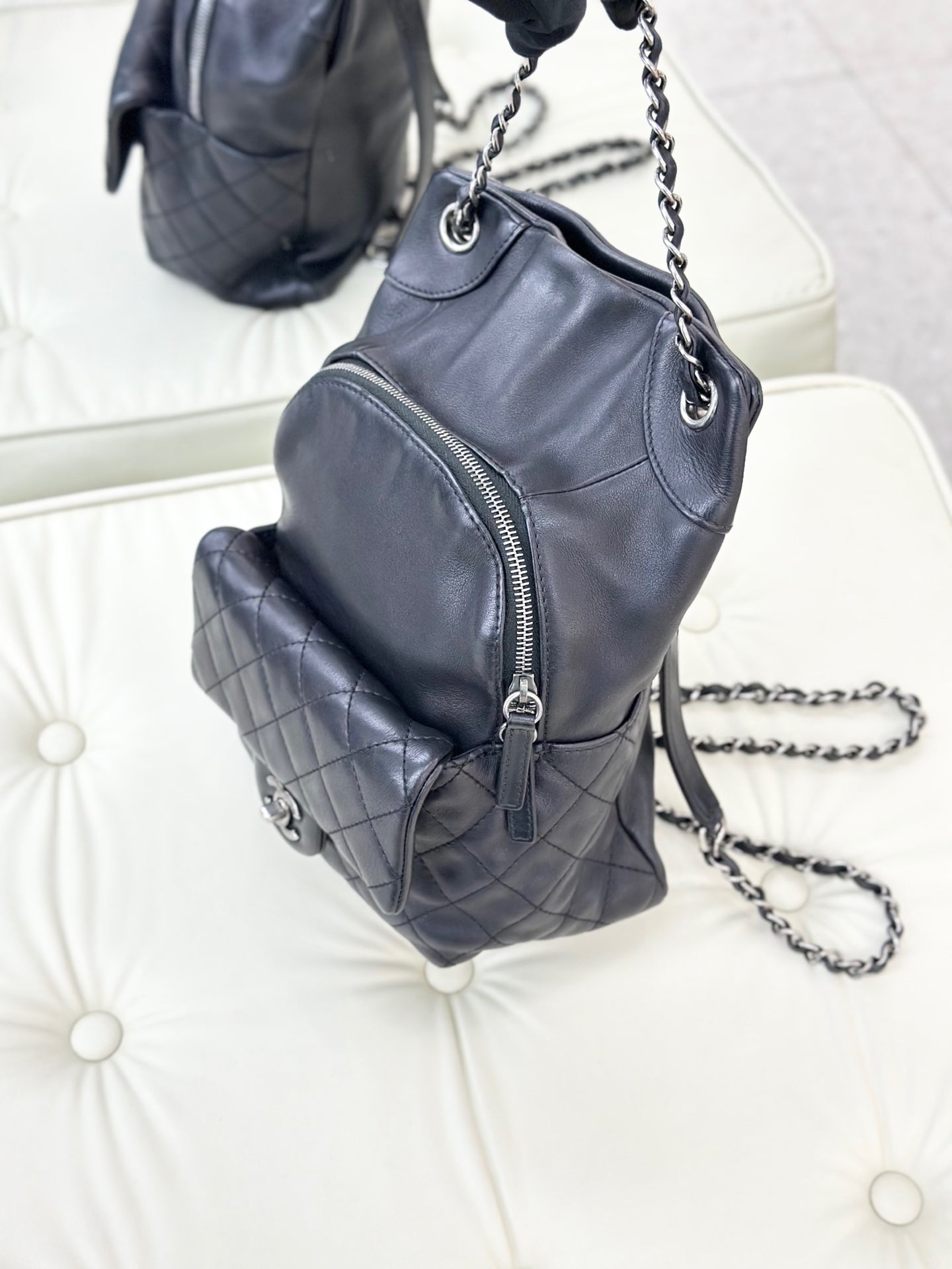 Chanel - Backpack - Leather - Black - (large)
