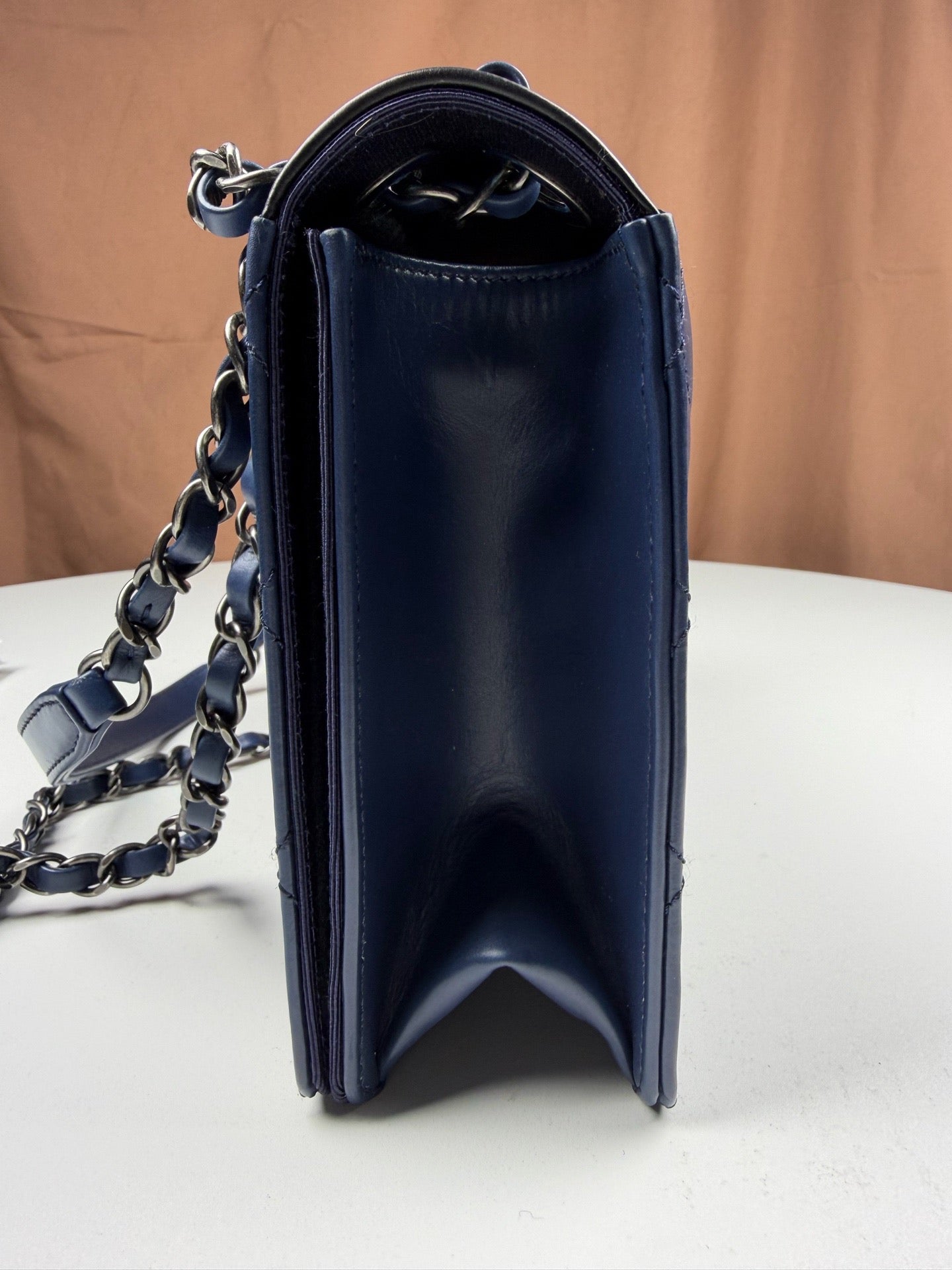 Chanel - Ballerina Embossed Large Double C - Leather - Blue - (medium)