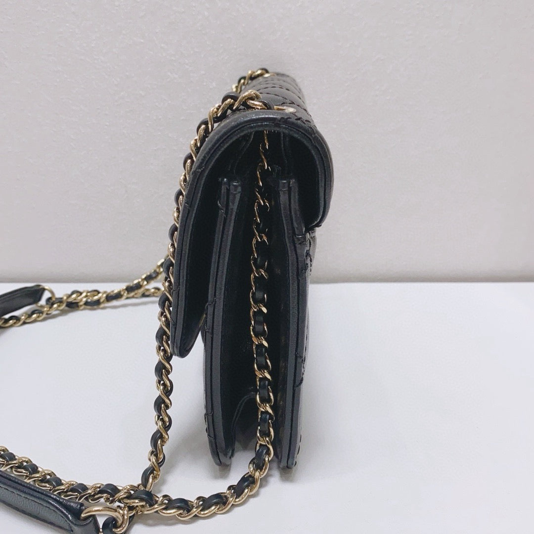 Chanel - Beauty Lock Flap Bag - Lambskin leather - Black with Gold-Tone Hardware - (mini)