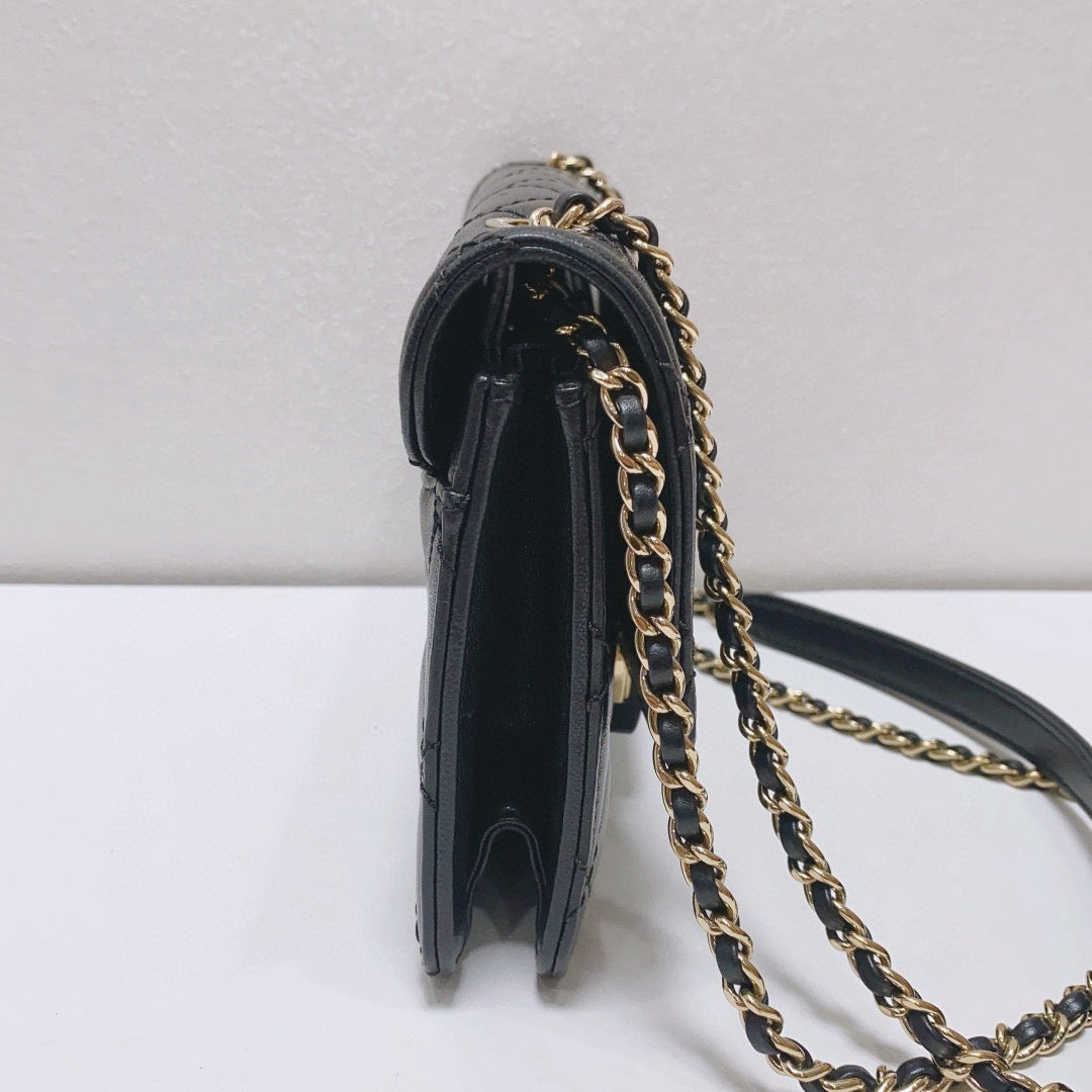 Chanel - Beauty Lock Flap Bag - Lambskin leather - Black with Gold-Tone Hardware - (mini)