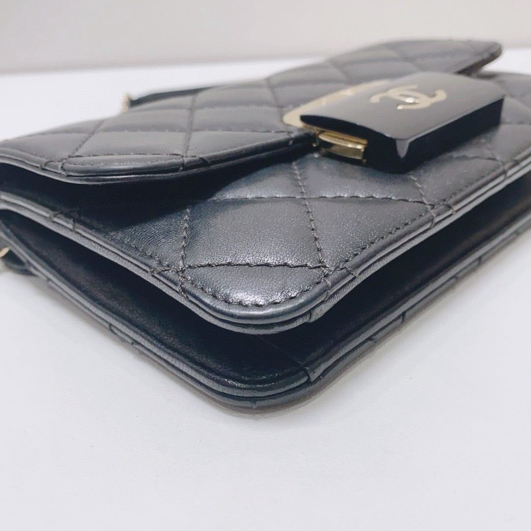 Chanel - Beauty Lock Flap Bag - Lambskin leather - Black with Gold-Tone Hardware - (mini)