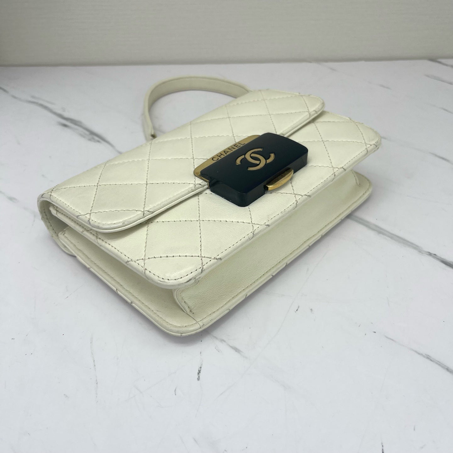 Chanel - Beauty Lock - Leather - White - (small)