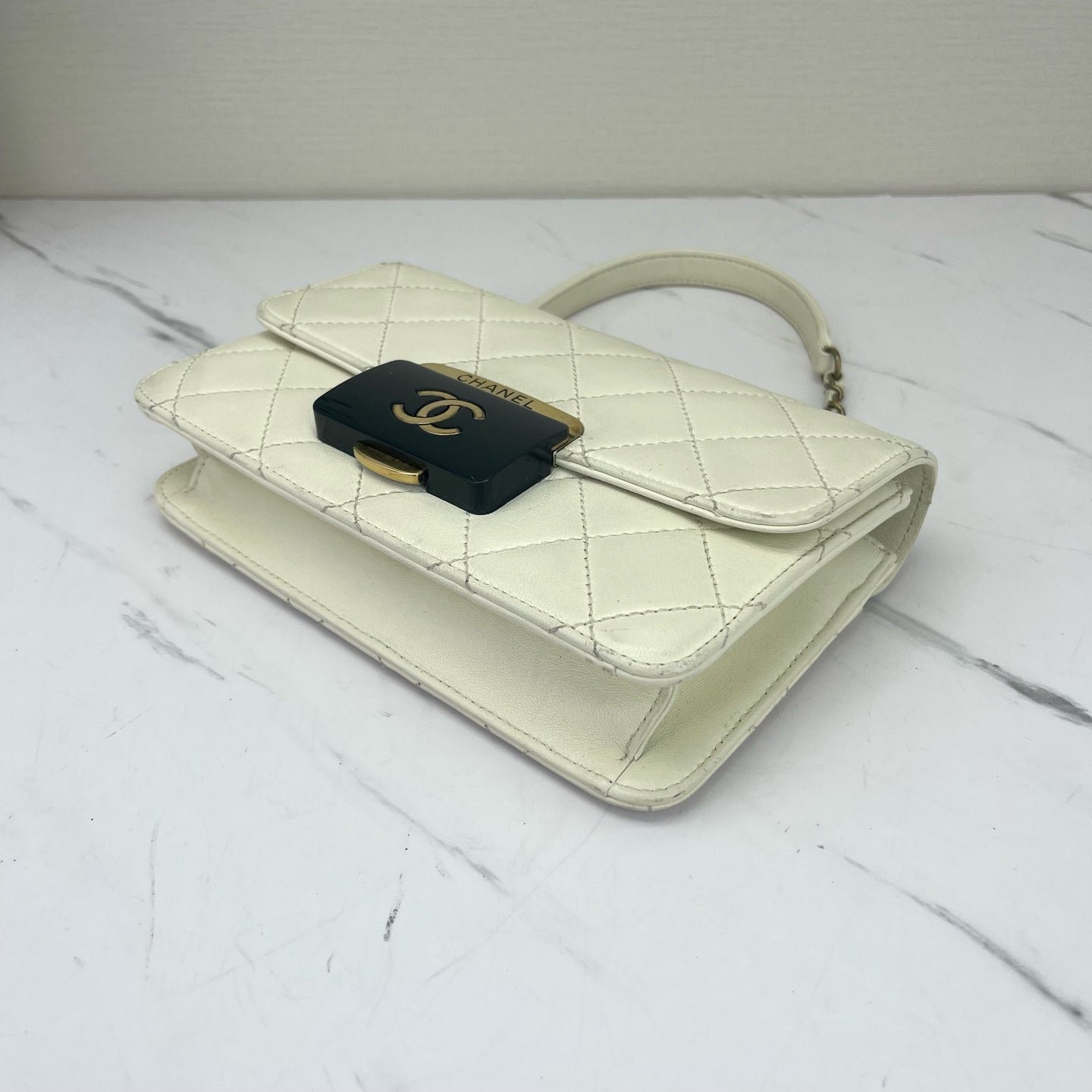Chanel - Beauty Lock - Leather - White - (small)