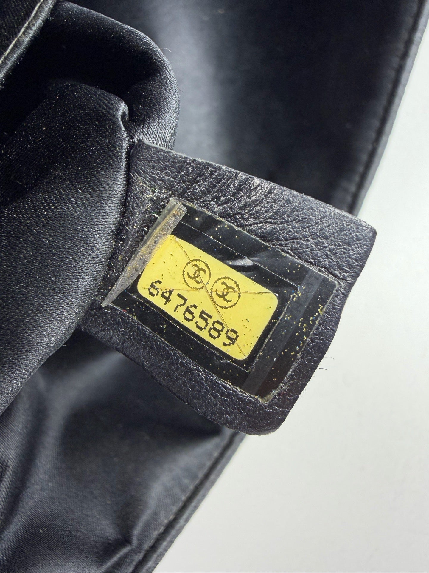 Chanel - Biscotti - Fabric - Black - (medium)