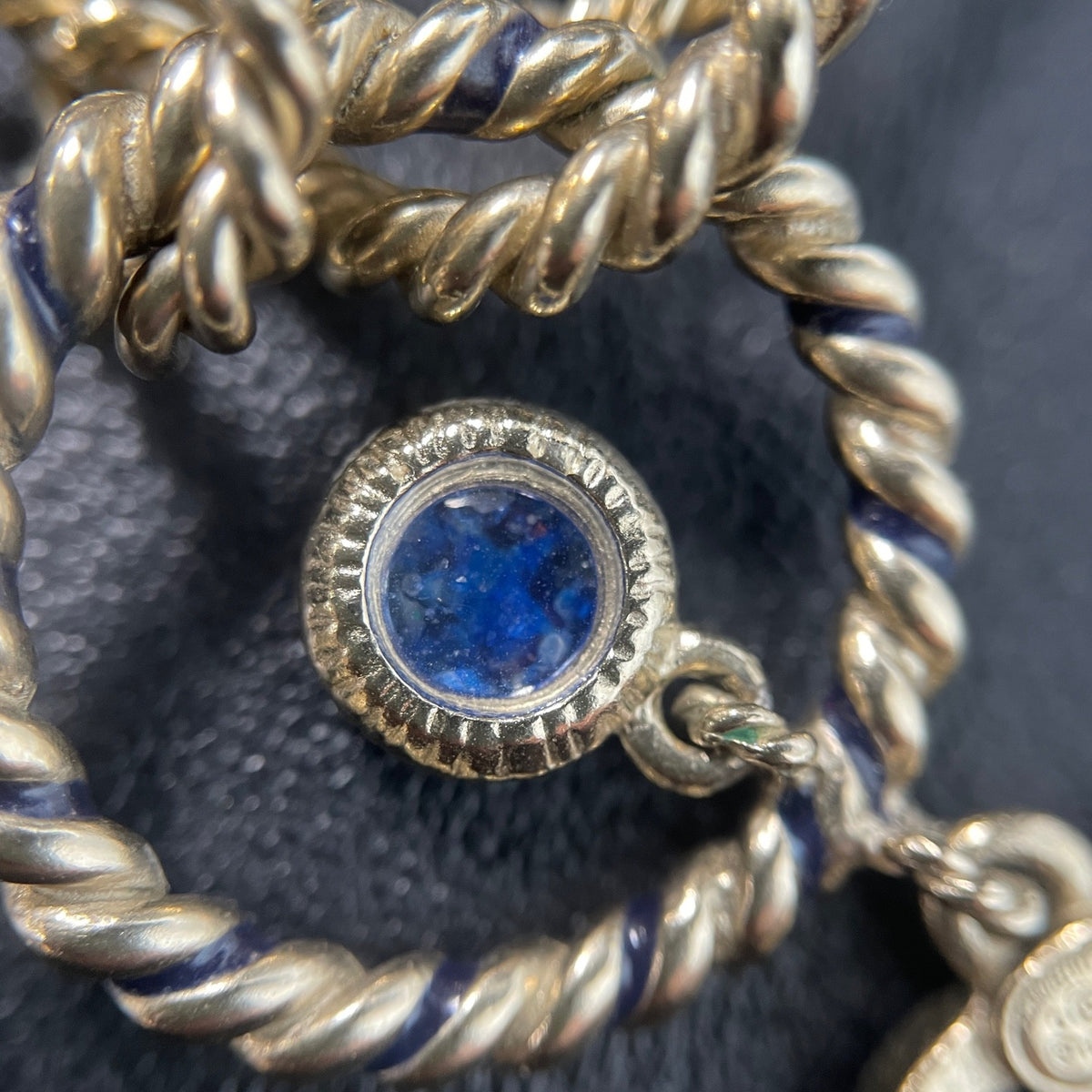 Chanel - Blue Starry Sky 19C - Gold-tone base metal; composition of the blue decorative elements is unconfirmed. - Multicolour