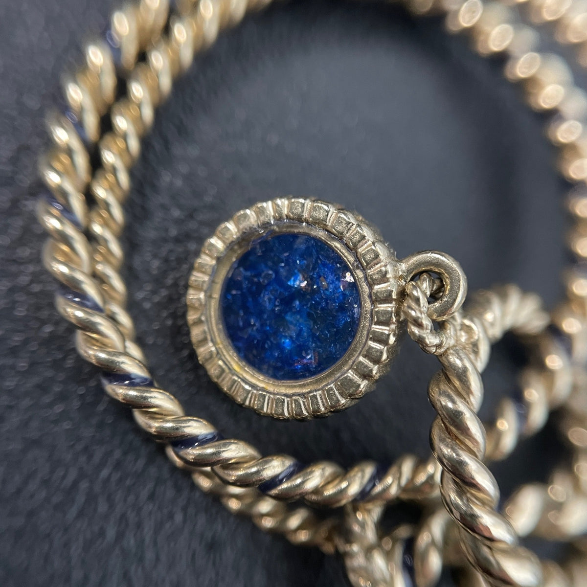 Chanel - Blue Starry Sky 19C - Gold-tone base metal; composition of the blue decorative elements is unconfirmed. - Multicolour