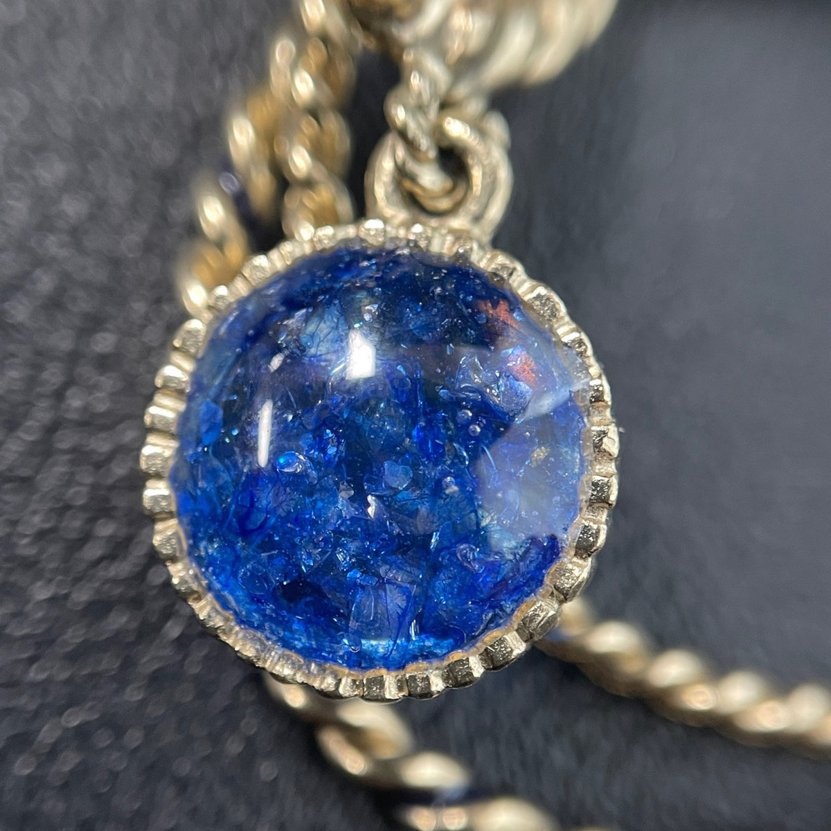 Chanel - Blue Starry Sky 19C - Gold-tone base metal; composition of the blue decorative elements is unconfirmed. - Multicolour