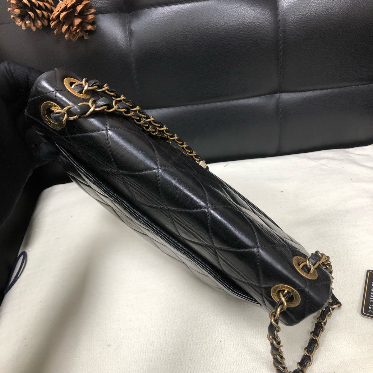 Chanel - Bombay CF - Leather - Black - (medium)