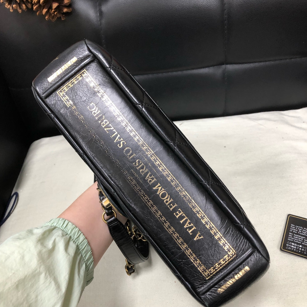 Chanel - Bombay CF - Leather - Black - (medium)
