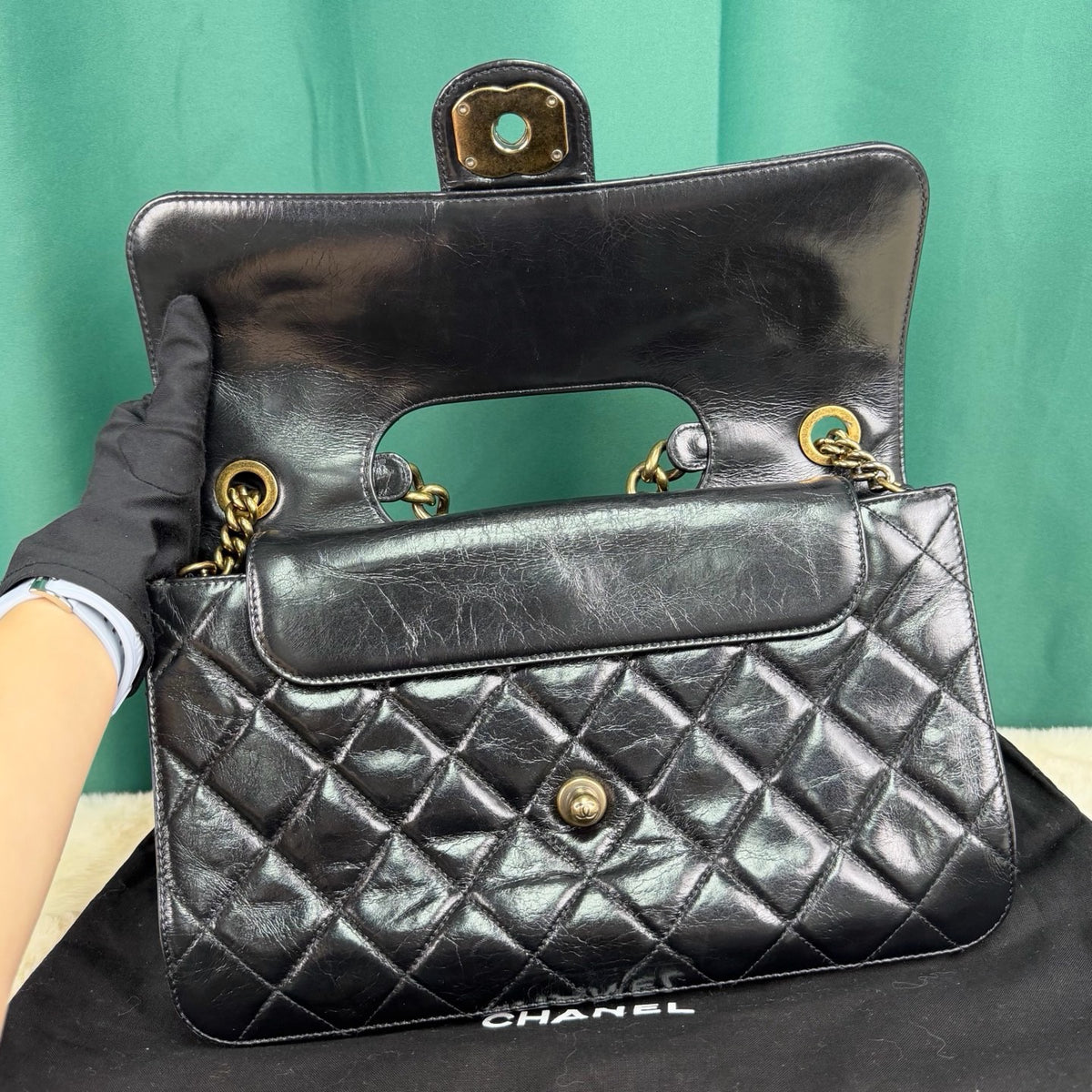 Chanel - Bombay CF - Leather - Black - (medium)