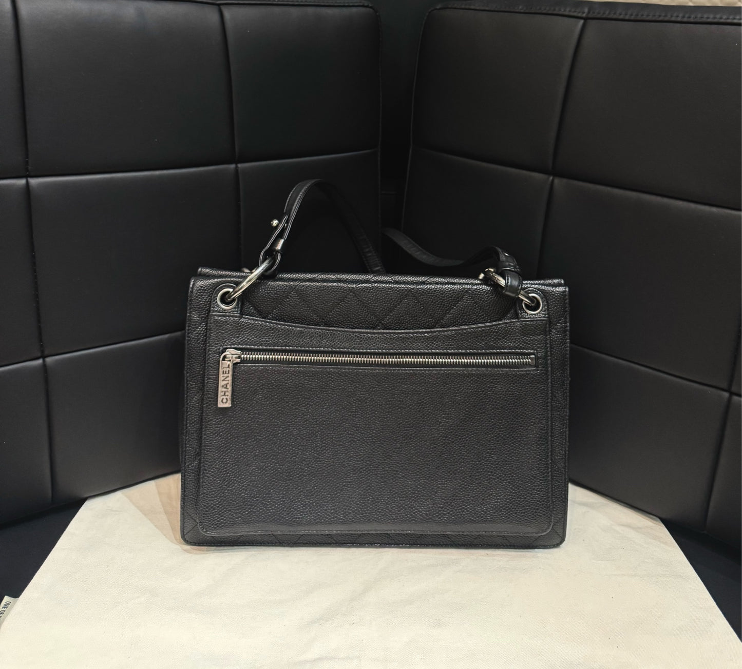 Chanel - Bombay - Leather - Black - (medium)