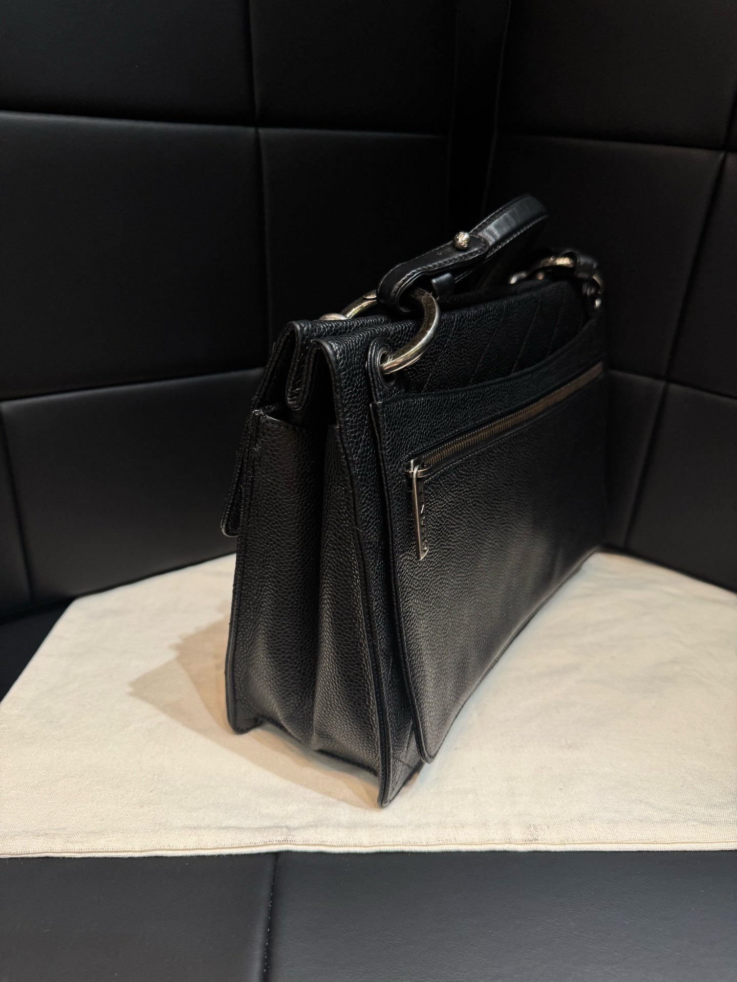 Chanel - Bombay - Leather - Black - (medium)