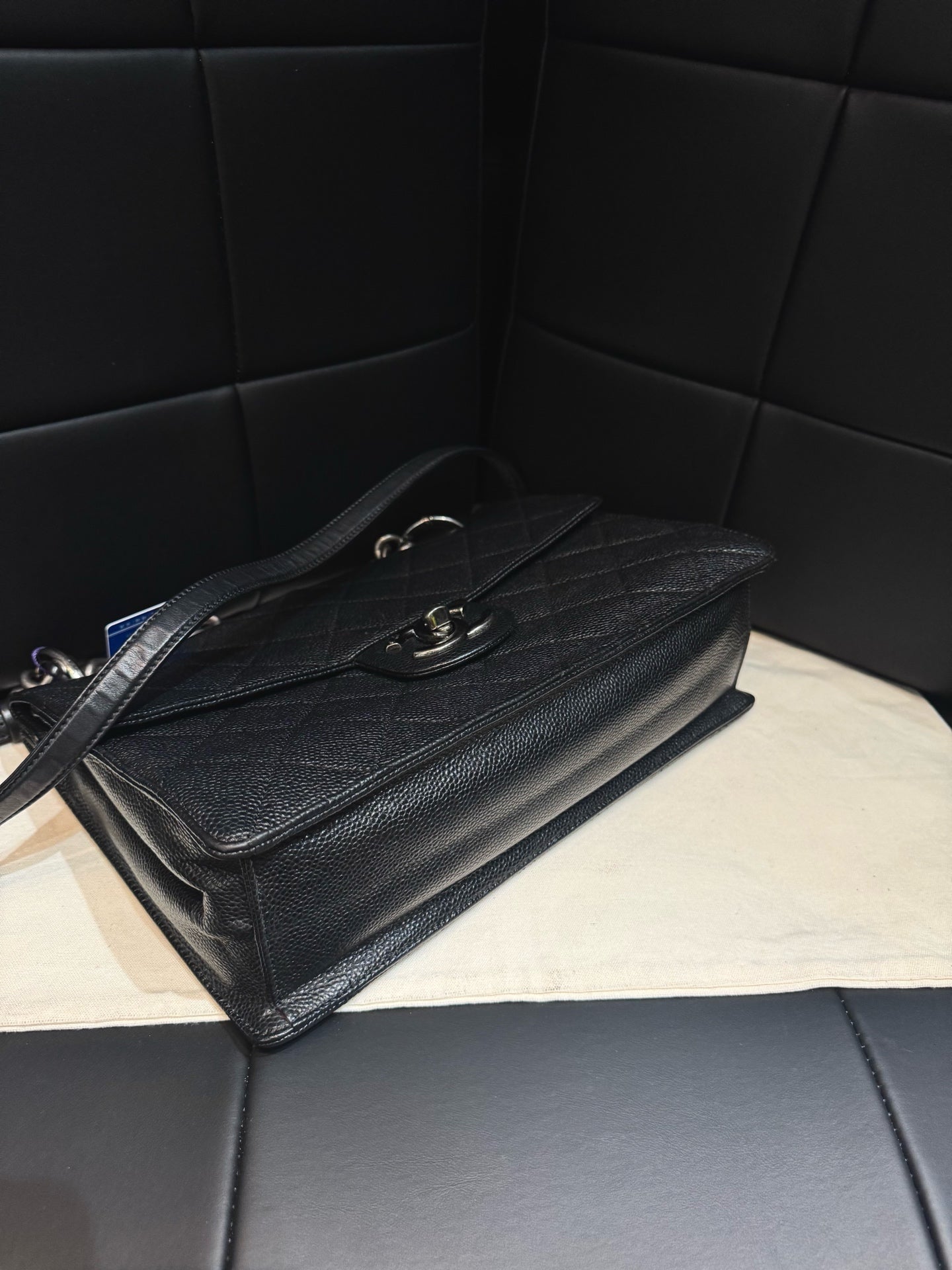 Chanel - Bombay - Leather - Black - (medium)