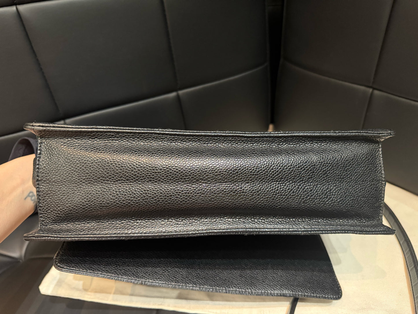 Chanel - Bombay - Leather - Black - (medium)