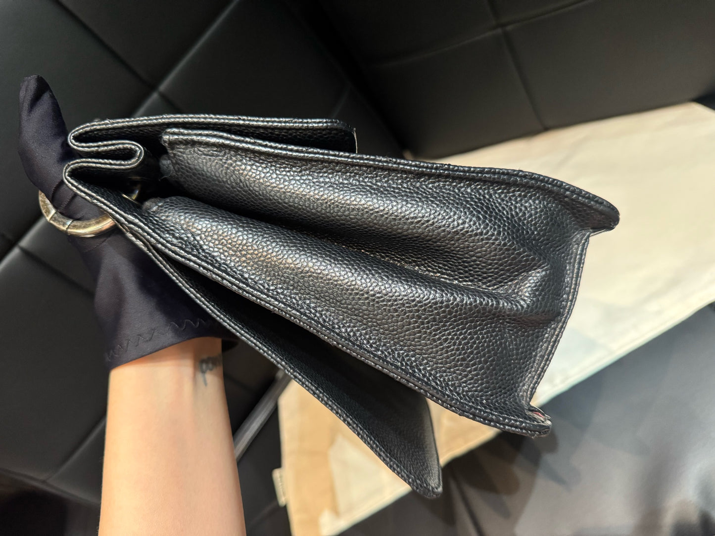 Chanel - Bombay - Leather - Black - (medium)