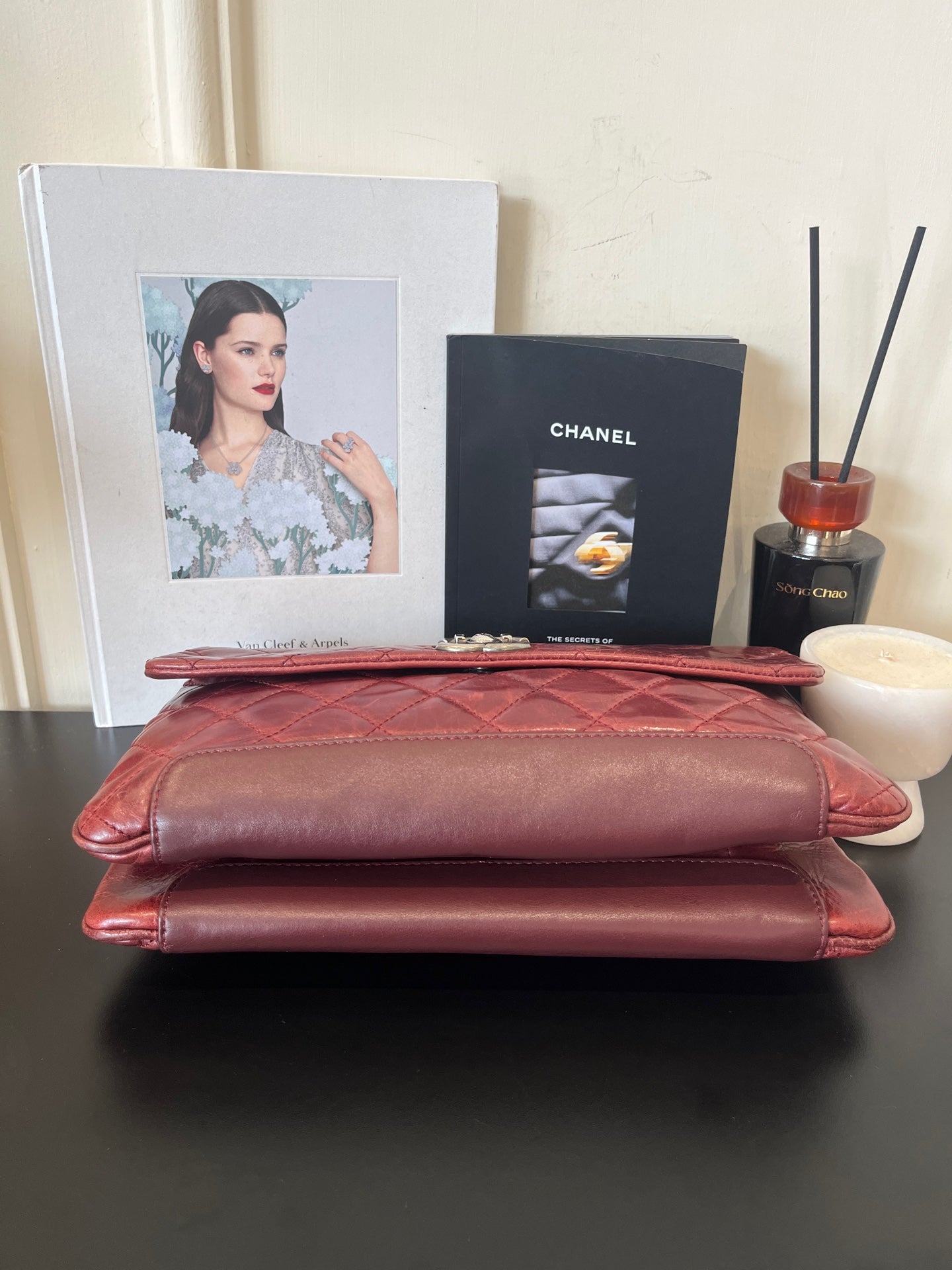Chanel - Bombay - Leather - Burgundy - (medium)
