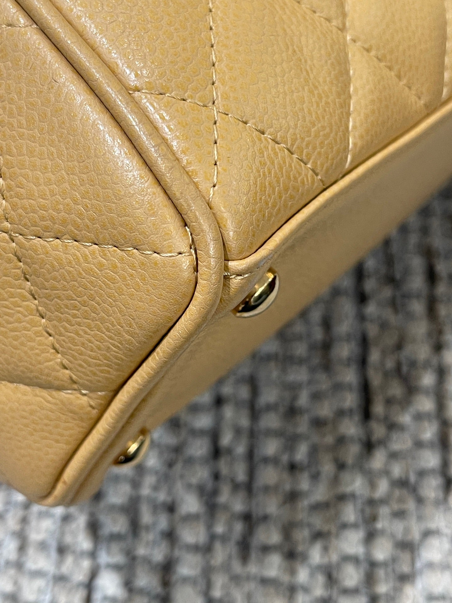Chanel - Bowling bag - Leather - Beige - (medium)
