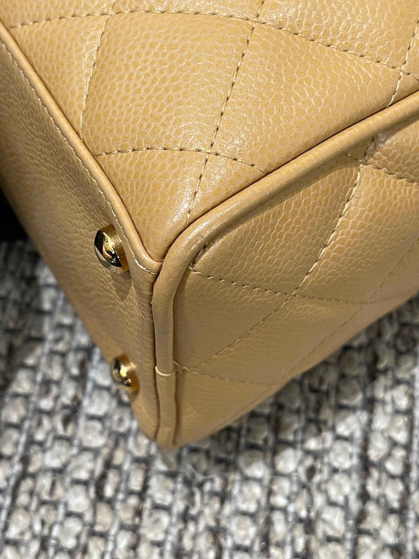 Chanel - Bowling bag - Leather - Beige - (medium)