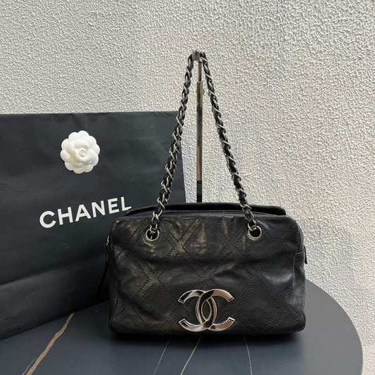 Chanel - Bowling bag - Leather - Black - (Other)