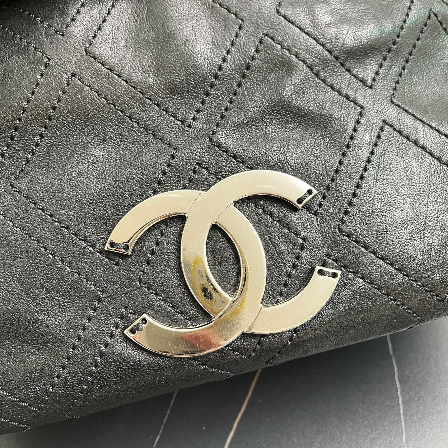 Chanel - Bowling bag - Leather - Black - (Other)