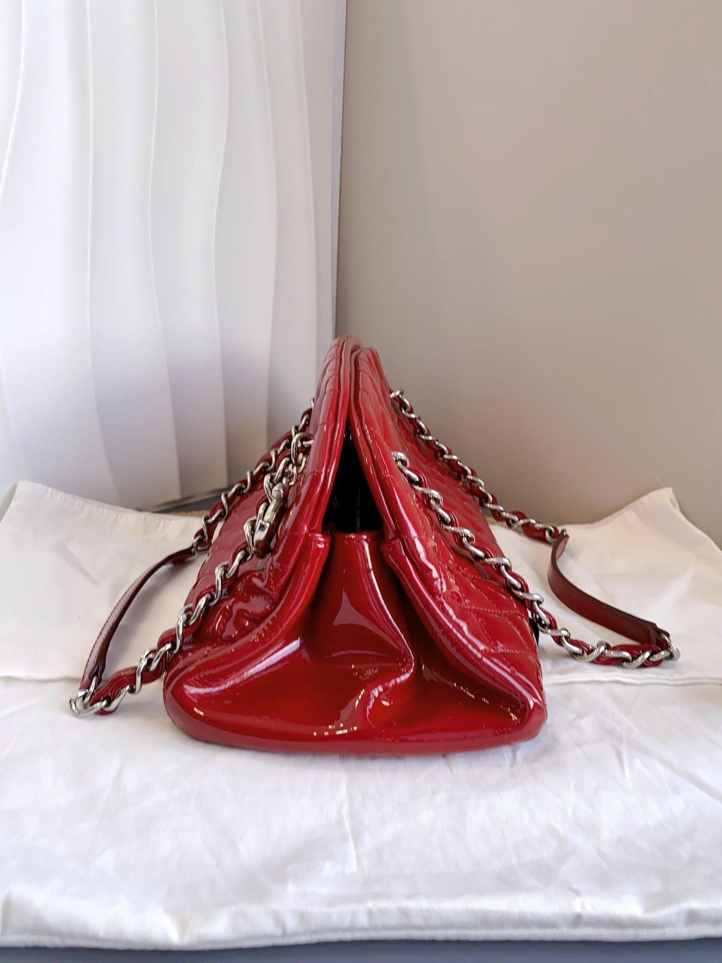 Chanel - Bowling Bag - Patent leather - Red - (medium)