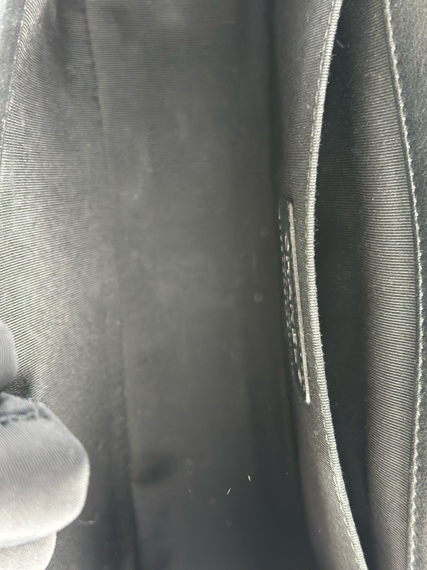 Chanel - Boy Bag - Calfskin leather - Black - (Medium)