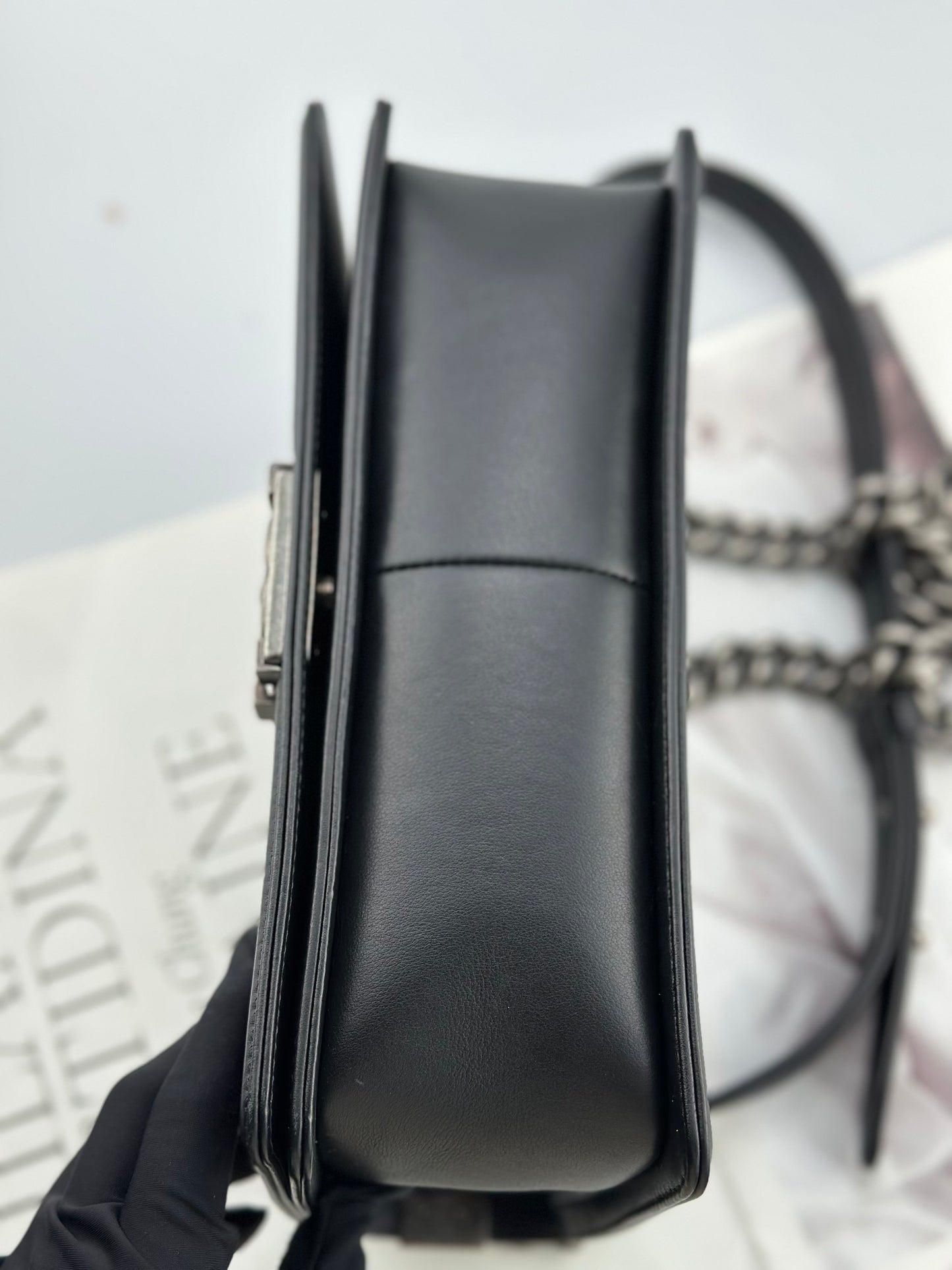 Chanel - Boy Bag - Calfskin leather - Black - (Medium)