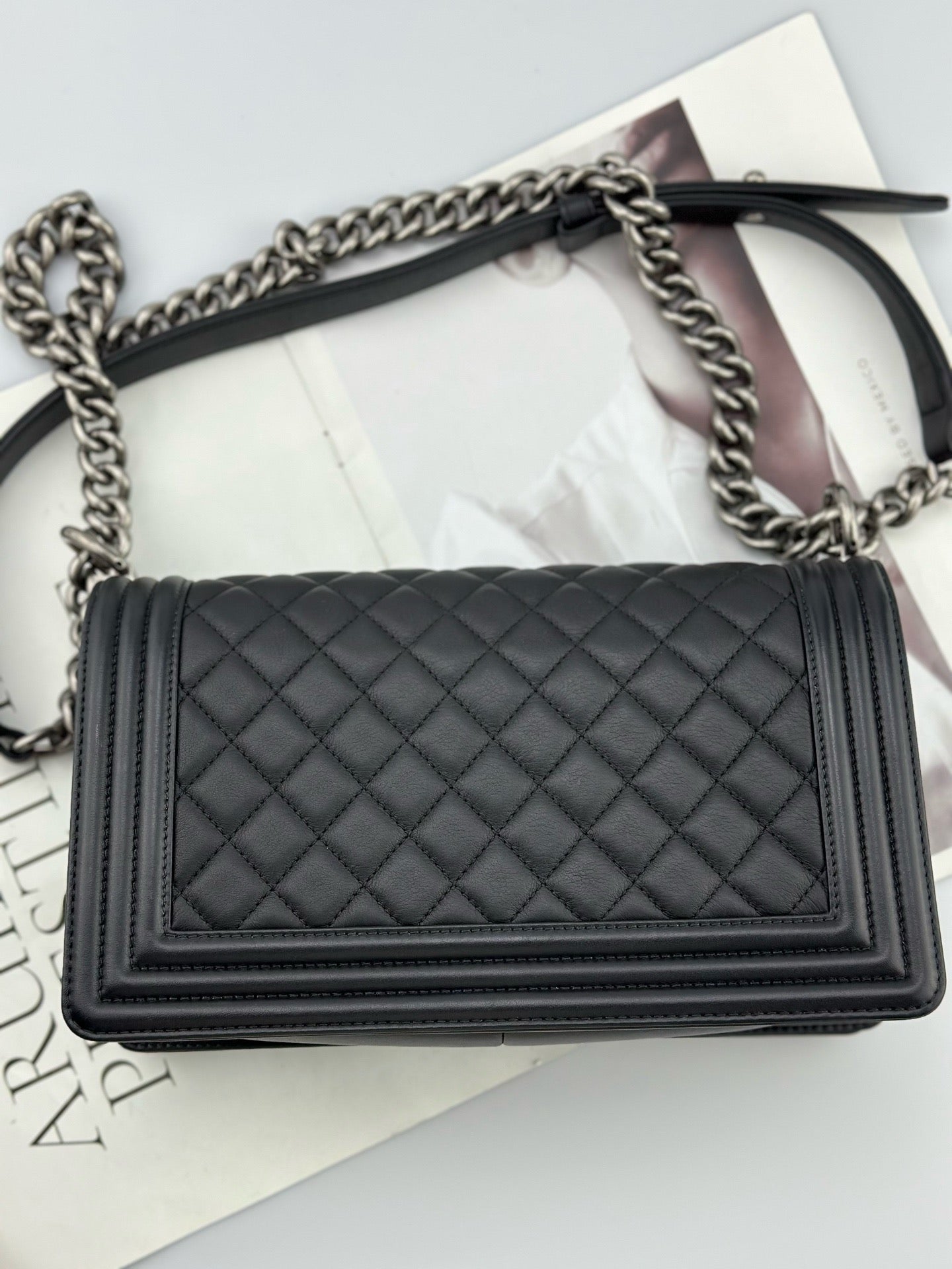 Chanel - Boy Bag - Calfskin leather - Black - (Medium)