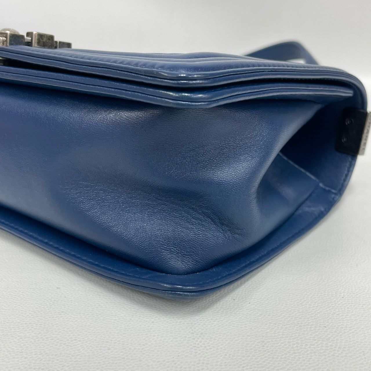 Chanel - Boy Bag - Calfskin leather - Blue - (Medium)